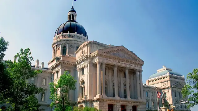 Video thumbnail for Indiana lawmakers advance bill to redraw border with Illinois