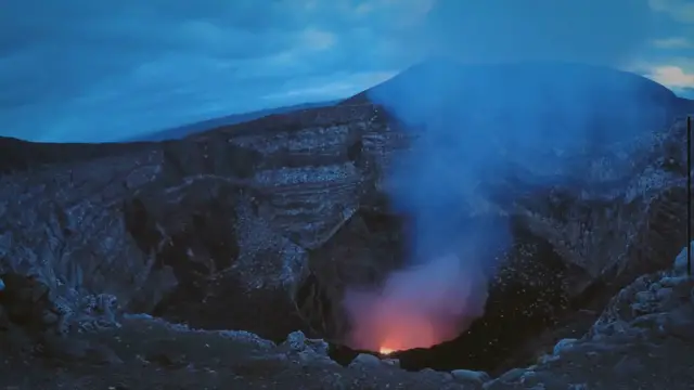 'Video thumbnail for Animals That Brave the Heat: Life in Volcanoes'