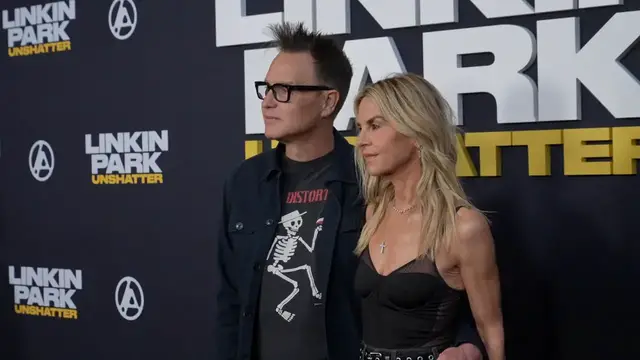 Video thumbnail for CA: LINKIN PARK: UNSHATTER Los Angeles Premiere - Arrivals 6.