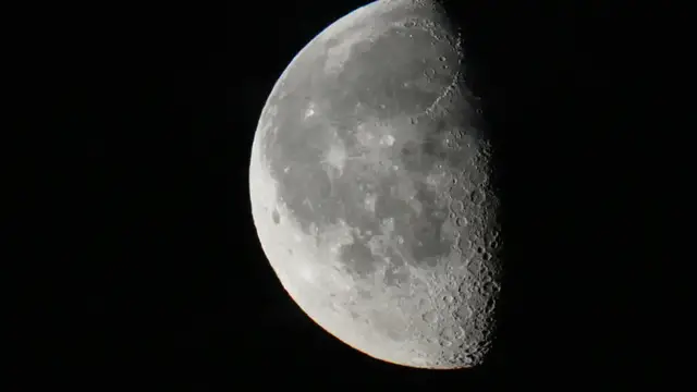 Video thumbnail for Four-tonne piece of Space X rocket believed to have crashed on Moon