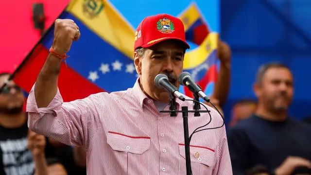 Video thumbnail for Maduro rejects a ‘slave’s peace’ for Venezuela as US ramps up pressure