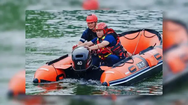 Video thumbnail for Myanmar (Burma): Dedicated CPC firefighter Tian Yuan leads Chinese rescue team in Myanmar earthquake mission.