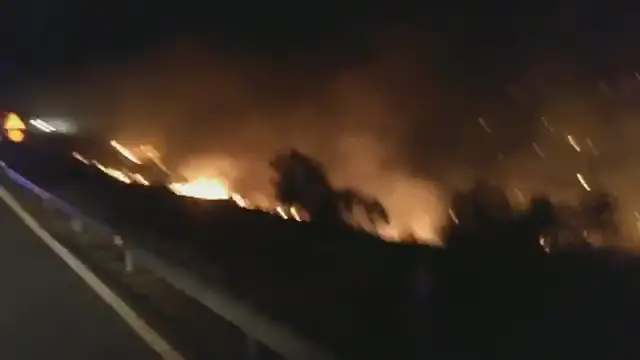 Video thumbnail for Waldbrand zw. Ingenio und Telde (Calzados) im August 2019