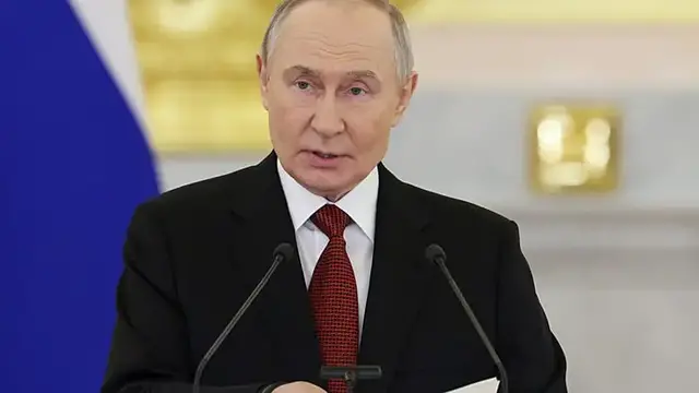 Video thumbnail for Putin signals willingness to repair ties with Europe