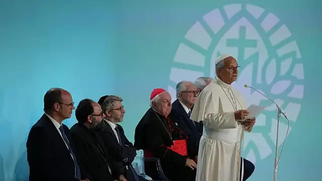 Video thumbnail for Pope wraps up four-day visit to France with call for European peace and unity