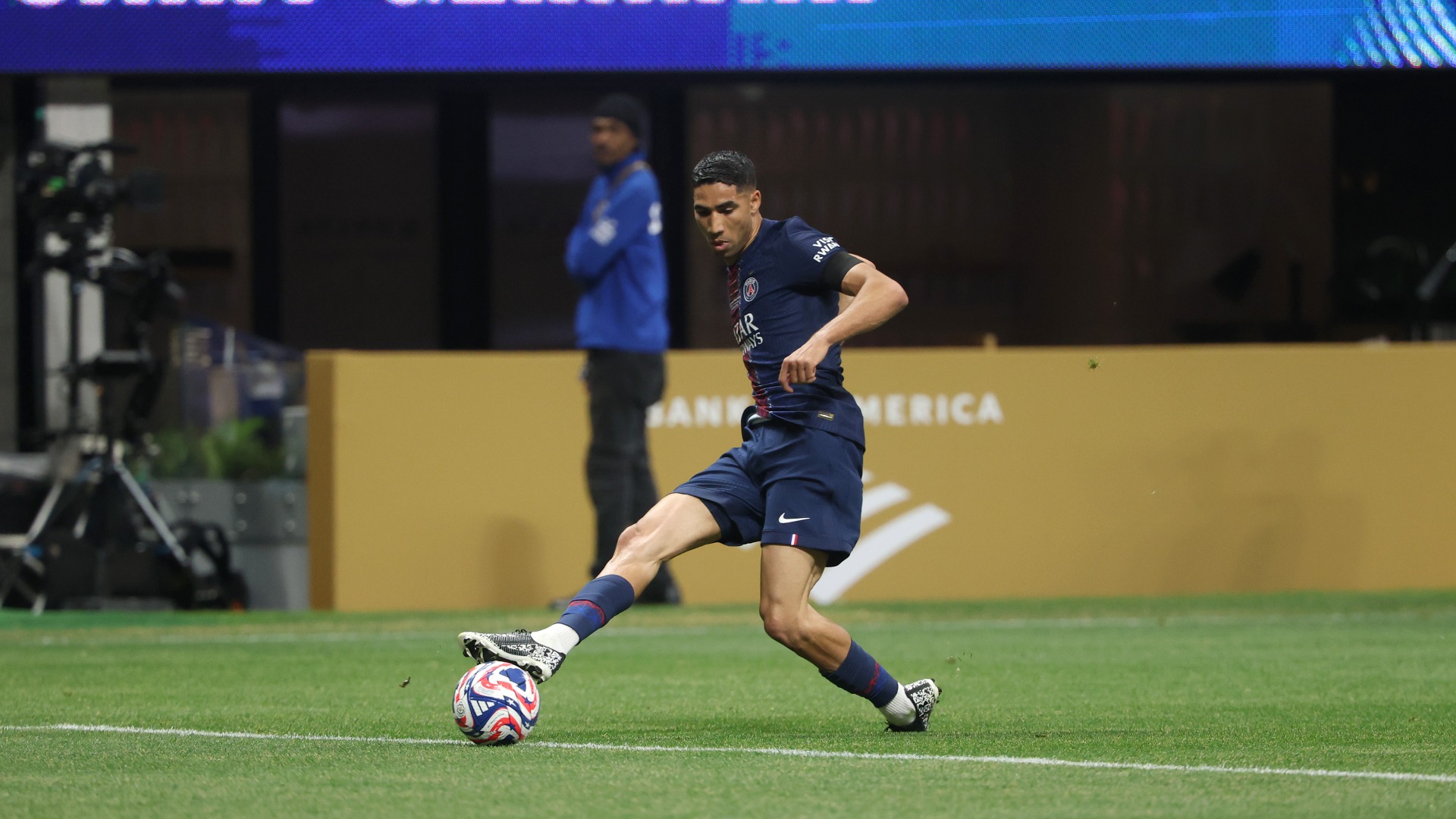 Video thumbnail for Achraf Hakimi: Moroccan Football's Rising Star at 27