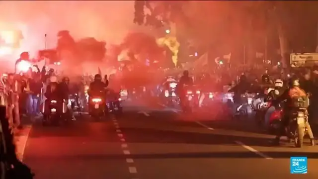 Video thumbnail for Serbians rally to mark anniversary of deadly train station roof collapse