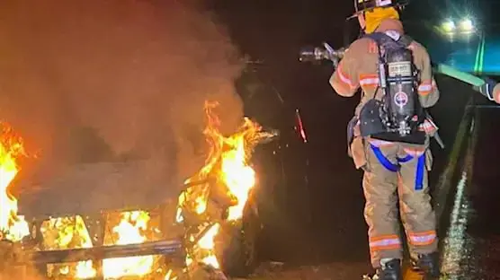 Video thumbnail for Vehicle fire briefly closes road in Carmel