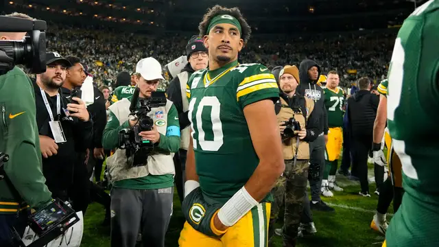 Video thumbnail for Packers Picked to Beat Lions in Crucial Week 7 Clash