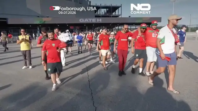 Video thumbnail for France fans erupt as Les Bleus down Morocco to reach semis
