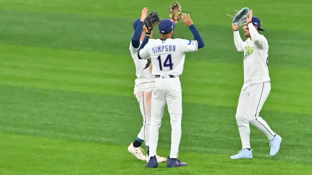 Video thumbnail for Tampa Bay Rays Beat Guardians 3-1, Even Playoff Series
