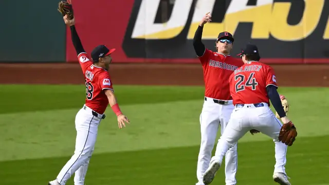 Video thumbnail for Guardians Beat Rays in Game 3, Take 2-1 Series Lead
