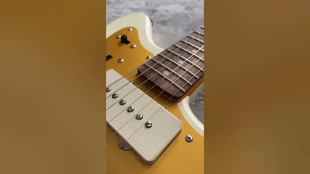 Video thumbnail for Unboxing Squier J Mascis Jazzmaster (2023 New Model)