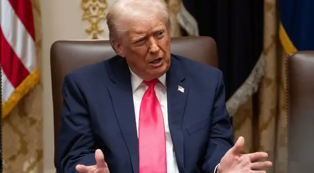 Video thumbnail for Trump targets Somali Americans, claims they are ‘destroying America’