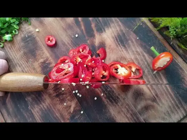 Video thumbnail for Lemon Crunchy Chicken cooked in the middle