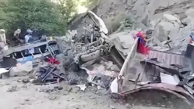 Video thumbnail for Pakistan: 7 killed as twin explosions target private vehicles in NW Pakistan.