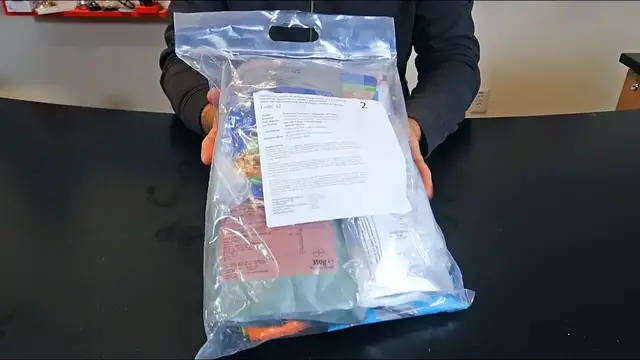 'Video thumbnail for Testing Dutch Ration MRE (Meal Ready to Eat)'