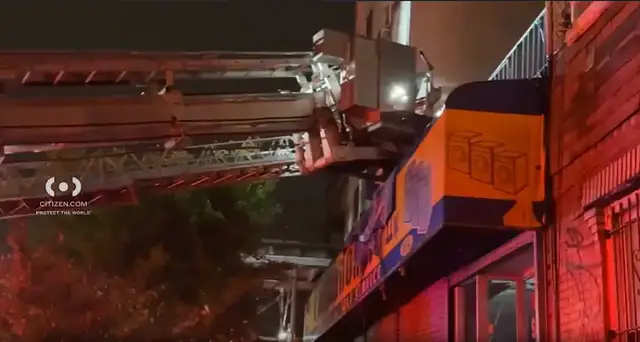 Video thumbnail for Fire rips through laundromat in Bushwick