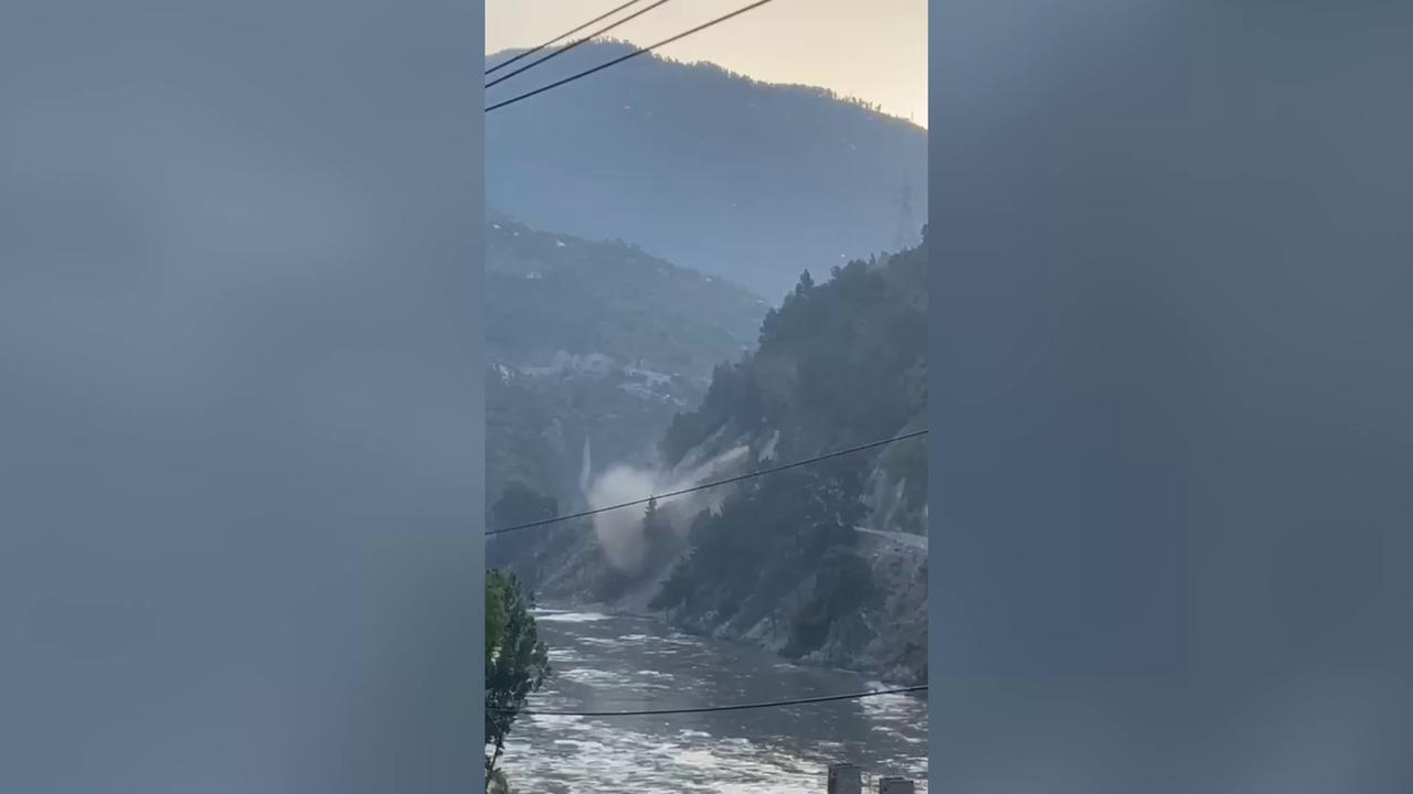 Video thumbnail for Landslide disrupts key route in Kashmir Valley, traffic advisory issued as clearance work begins with heavy machinery.