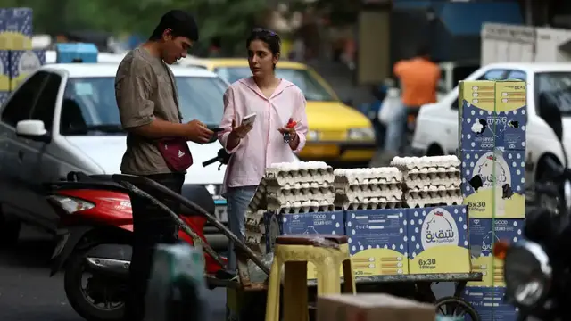 Video thumbnail for Iranians struggle as ongoing economic crisis shows no sign of abatting