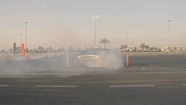 Video thumbnail for Tightest gap passed through whilst drifting an electric car - 25 cm by Chien Jui-Yu in association with Zhejiang Zeekr Intelligent Technology