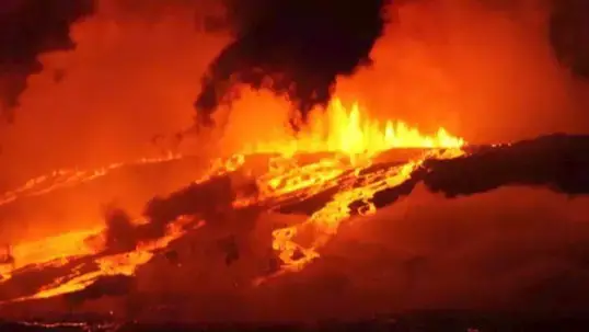Video thumbnail for Galapagos Islands volcanoes may hide explosive magma