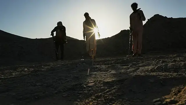 Video thumbnail for Sudanese gold miners describe deadly airstrike that killed 72
