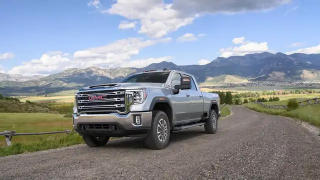 Video thumbnail for Heavy-Duty Truck Towing Confidence: Which One Wins?