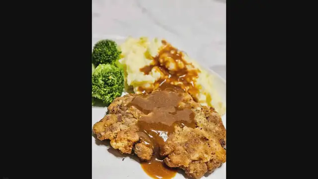 Video thumbnail for Texas Roadhouse Chicken Fried Steak Recipe