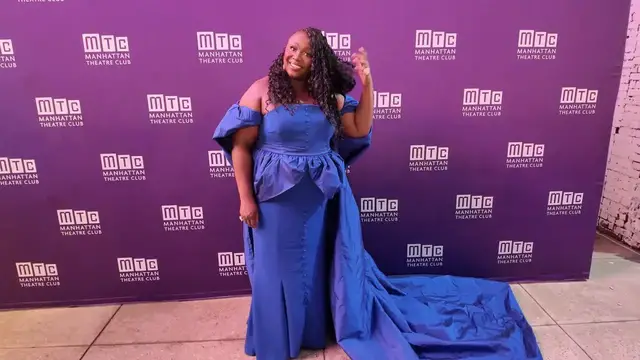 Video thumbnail for NY: School Girls; Or, The African Mean Girls Play Opening Night - Arrivals 4.