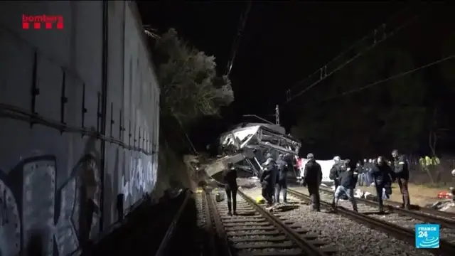 Video thumbnail for Safety concerns grow as second deadly train crash occurs in Spain