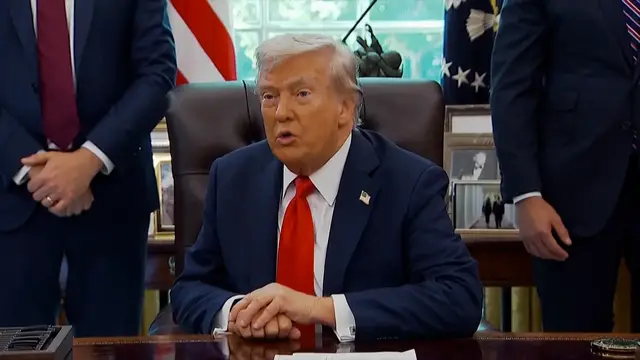 'Video thumbnail for Trump says he's 'not a dictator' amid federal troop deployment row'
