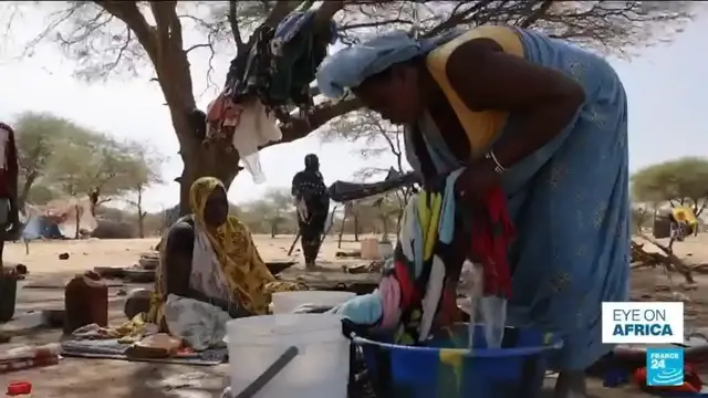 Video thumbnail for Thousands flee Mali as JNIM blockade triggers new wave of displacement