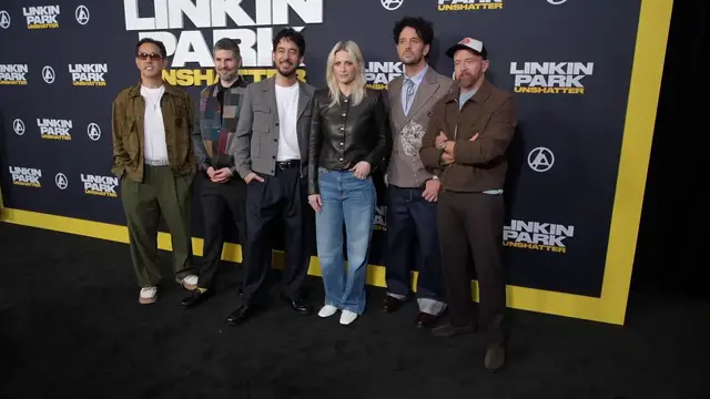 Video thumbnail for CA: LINKIN PARK: UNSHATTER Los Angeles Premiere - Arrivals 4.