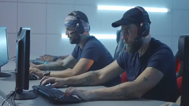 Video thumbnail for Witcher 3 Best Armor