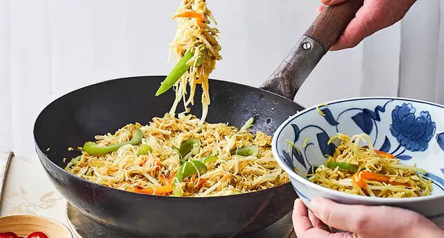 'Video thumbnail for Easy Singapore noodles'