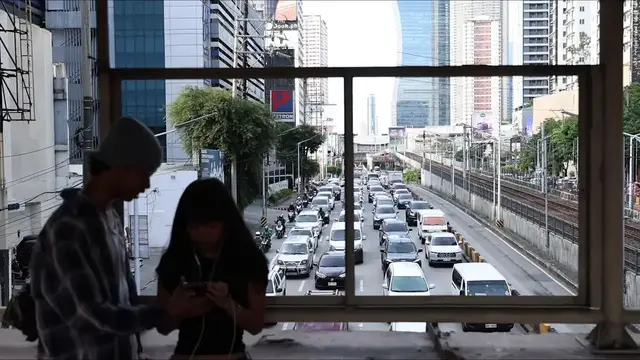 Video thumbnail for Philippines: Renewed US-Iran fighting raises fuel price concerns across Southeast Asia.