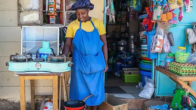 Video thumbnail for New $900 million pledge to expand clean cooking in Africa