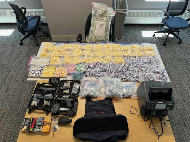 Video thumbnail for Four arrested in connection with cocaine operation inside luxury Mott Haven apartment