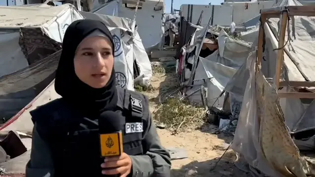 'Video thumbnail for Al Jazeera reporter flees on air after Israeli strike threat on Gaza'