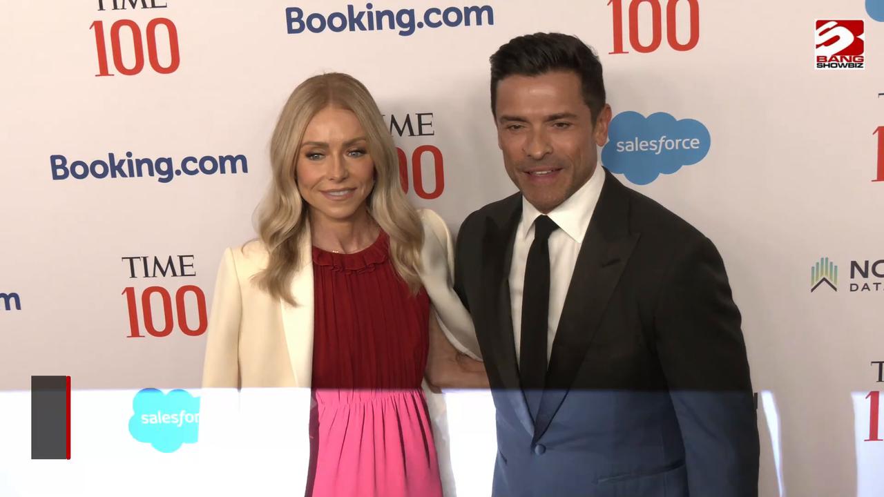 Video thumbnail for Kelly Ripa's awkward hands are the reason she regrets not having flowers in wedding photos