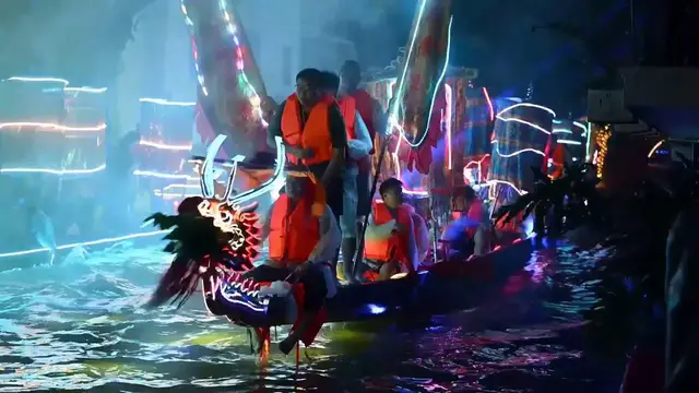 Video thumbnail for Thailand: Dragon Boat Festival in China.