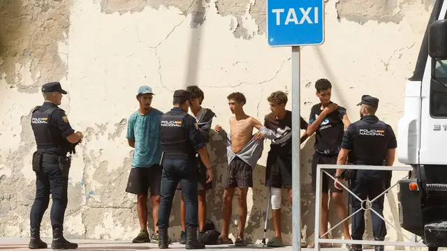 Video thumbnail for How thousands of migrants stranded in Ceuta are surviving
