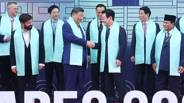 'Video thumbnail for APEC leaders wrap up summit after Trump and Xi reach truce in trade war'