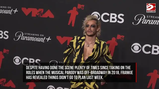 Video thumbnail for Frankie Grande suffers concussion after Titanique stage accident