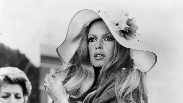 Video thumbnail for French cinema legend Brigitte Bardot dies at 91