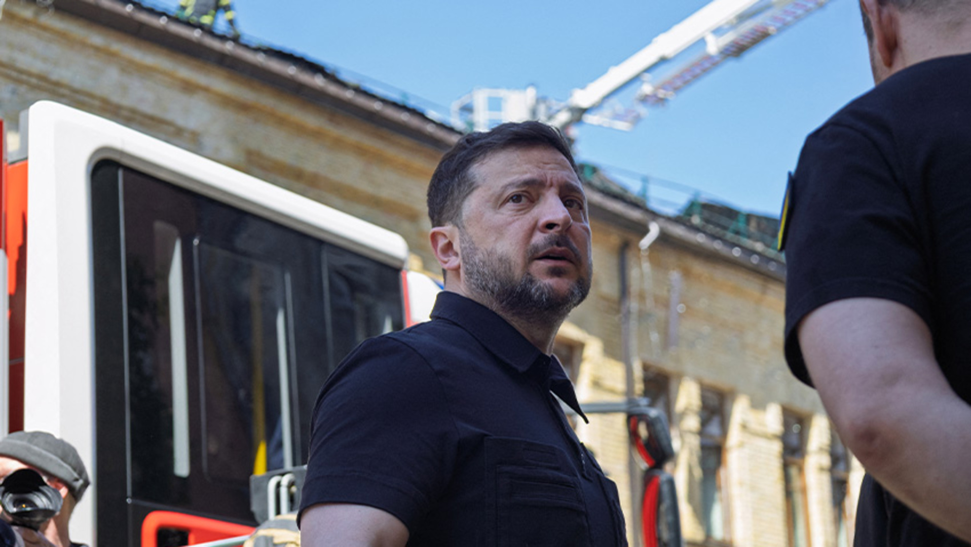 Video thumbnail for Zelenskyy speaks to Al Jazeera at site of major Russian attacks in Kyiv