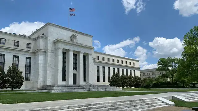 Video thumbnail for Vance Escalates Pressure on the Fed as Bond Yields Rise