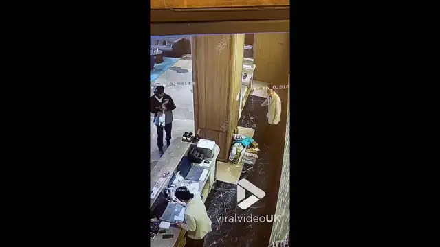 Video thumbnail for VV5050 Worker and deliveryman lose each other behind a pillar