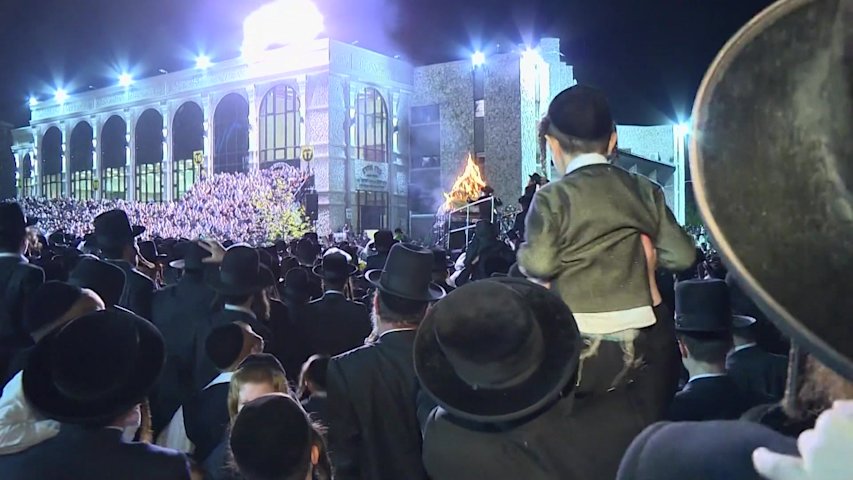 Video thumbnail for Kiryas Joel religious event draws up to 100,000 visitors in one night